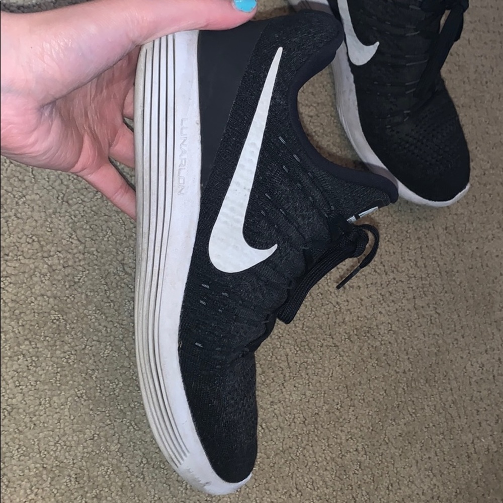 Women’s Nike sneakers